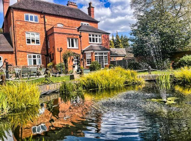 The Manor Guest House Cheadle  Exterior photo
