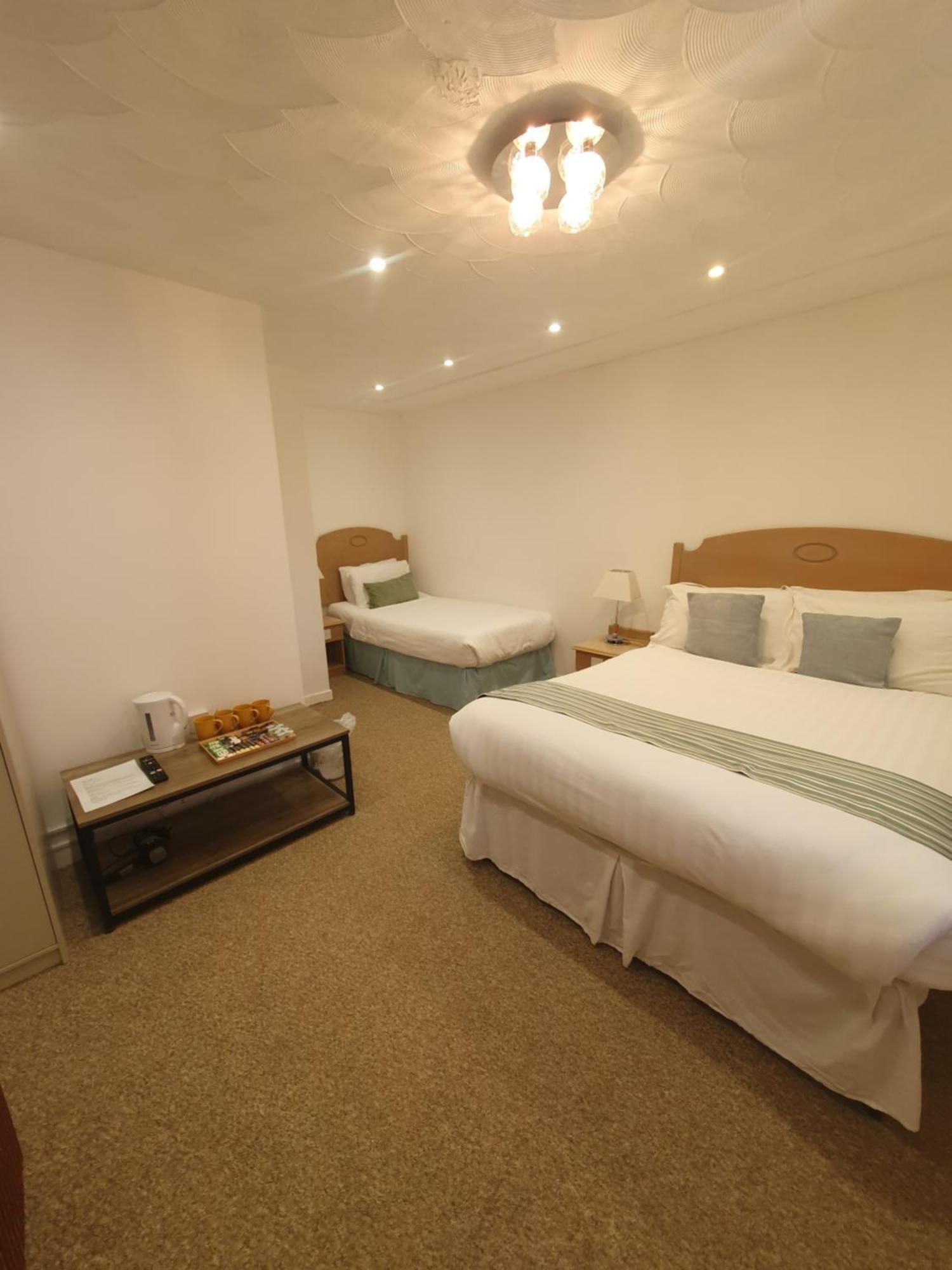 The Manor Guest House Cheadle  Exterior photo
